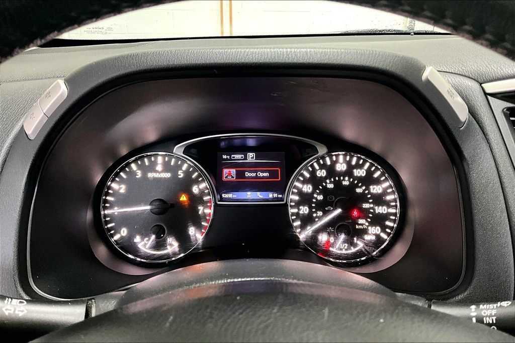 Used 2018 Nissan Pathfinder Platinum AWD/4WD image 13