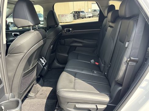 Used 2026 Kia Sorento S w/ S Panoramic Sunroof Package FWD image 23