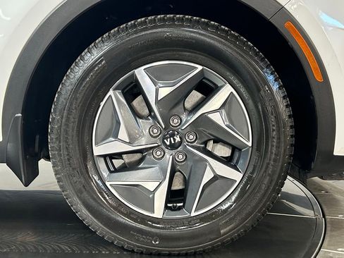 Used 2021 Kia Sorento S FWD image 8