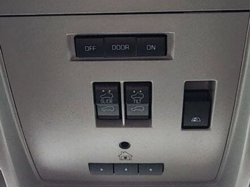 Used 2017 GMC Sierra 3500 Denali w/ Duramax Plus Package image 38