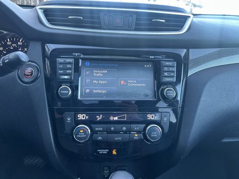 Used 2015 Nissan Rogue SL w/ SL Premium Package image 14