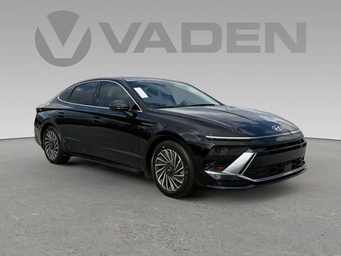 New 2025 Hyundai Sonata SEL image 1