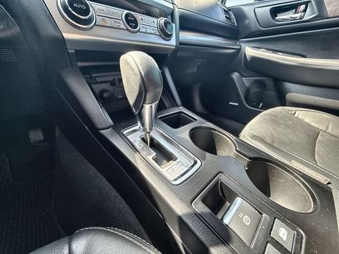 Used 2017 Subaru Outback 2.5i Limited AWD/4WD image 19