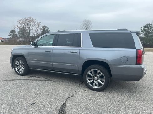 Used 2018 Chevrolet Suburban Premier image 3