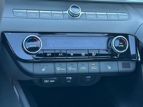 New 2025 Hyundai Elantra SEL image 23