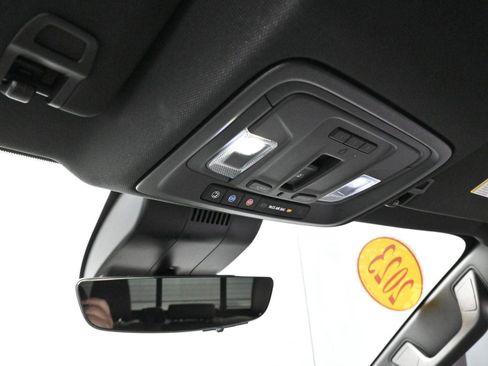 Used 2023 Chevrolet Silverado 1500 ZR2 w/ Technology Package image 27