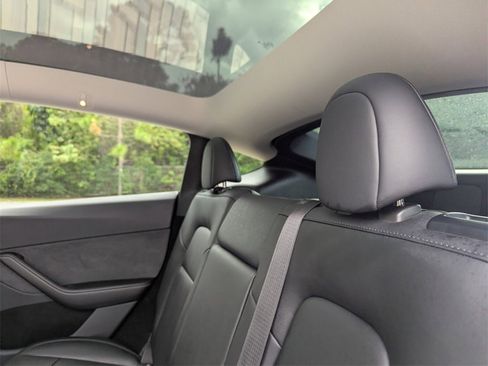 Used 2023 Tesla Model Y Long Range image 21