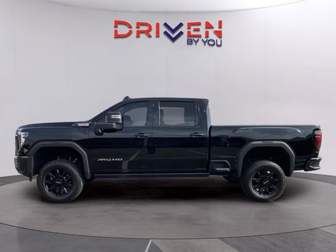 Used 2024 GMC Sierra 3500 AT4 w/ AT4 Premium Plus Package image 3