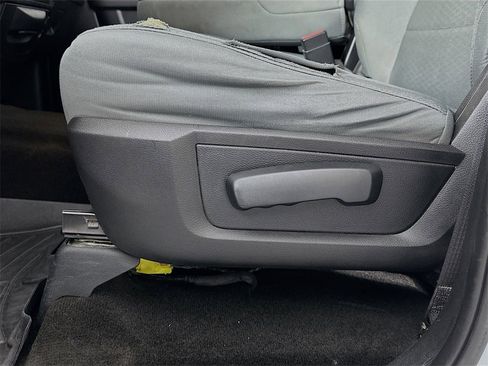 Used 2016 RAM 2500 Tradesman w/ Chrome Appearance Group image 19