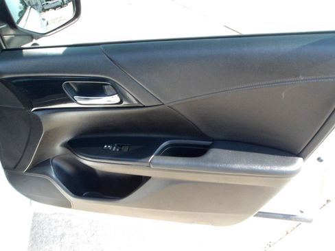 Used 2013 Honda Accord Sport image 9