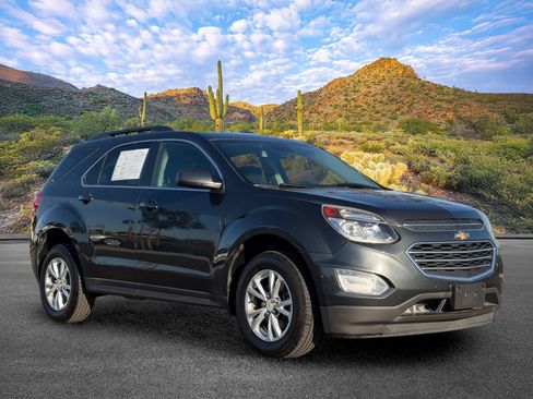 Used 2017 Chevrolet Equinox LT w/ Convenience Package FWD image 2