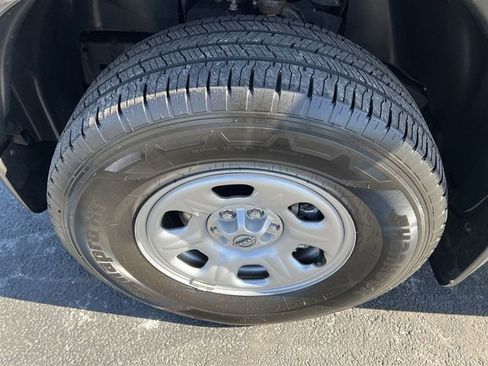 Used 2025 Nissan Frontier S image 20