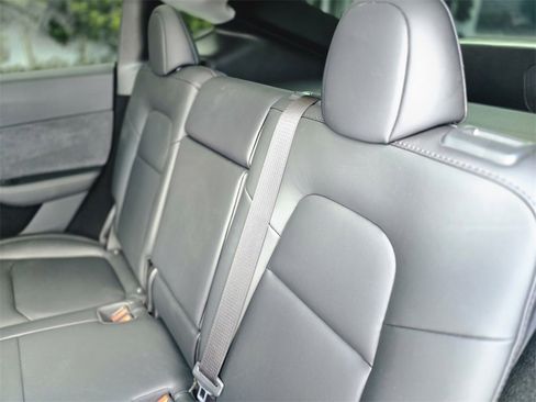 Used 2023 Tesla Model Y Long Range image 9