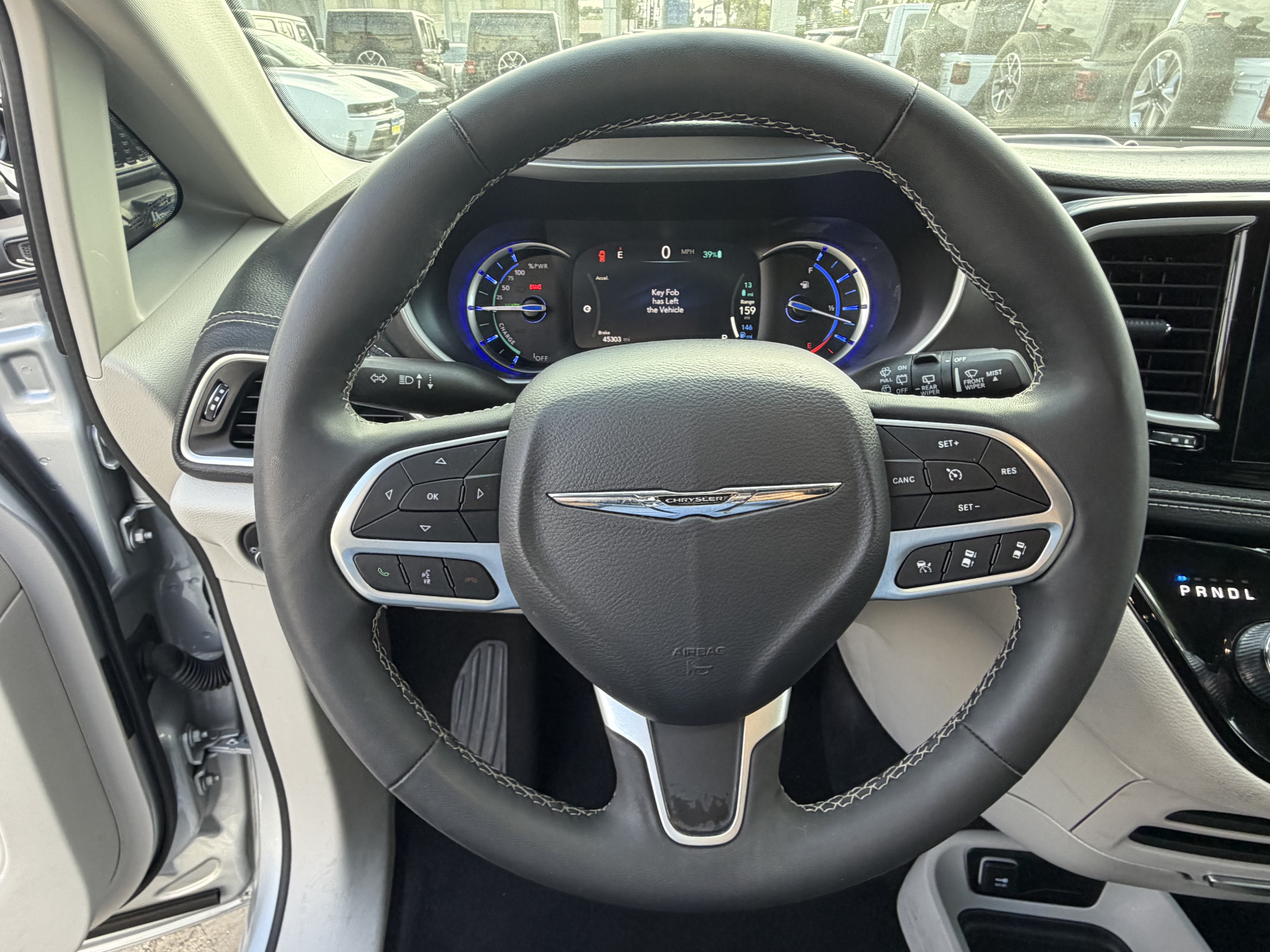 Certified 2024 Chrysler Pacifica Limited FWD image 26