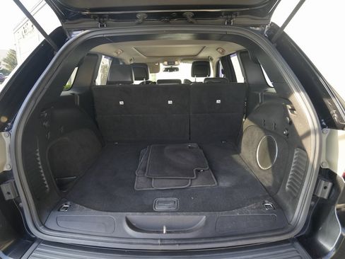 Used 2011 Jeep Grand Cherokee Laredo image 15