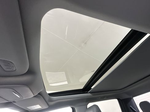 Certified 2021 Ford F150 Lariat w/ Equipment Group 502A High image 24