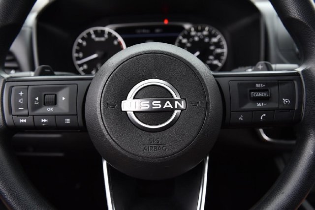 Used 2023 Nissan Rogue S FWD image 17