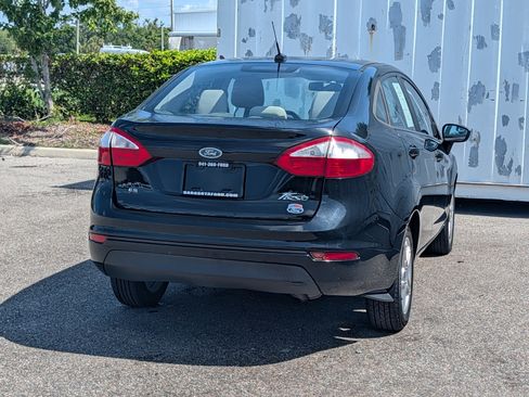 Used 2017 Ford Fiesta SE FWD image 5