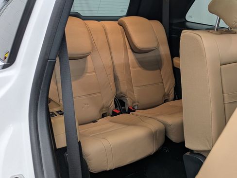 Used 2024 Mercedes-Benz GLS 450 4MATIC image 33