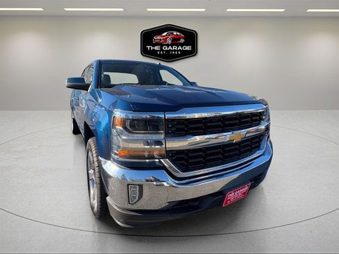 Used 2017 Chevrolet Silverado 1500 LT w/ LT Convenience Package image 14