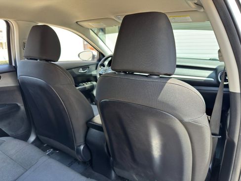Used 2019 Kia Forte LXS FWD image 28