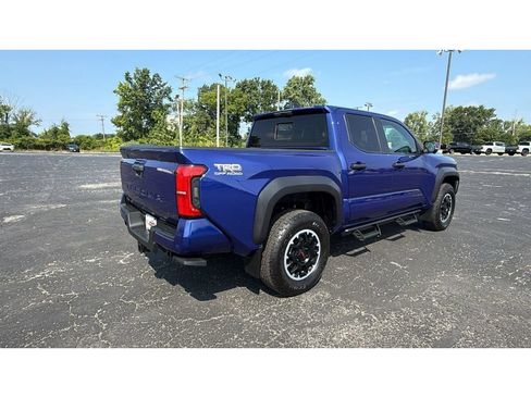 Used 2024 Toyota Tacoma TRD Off-Road w/ TRD Off Road Premium Package AWD/4WD image 7