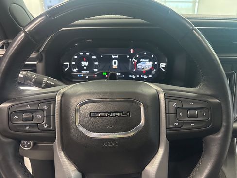 Used 2023 GMC Yukon Denali w/ Advanced Technology Package image 19