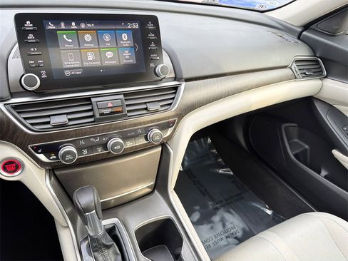 Used 2018 Honda Accord EX image 23
