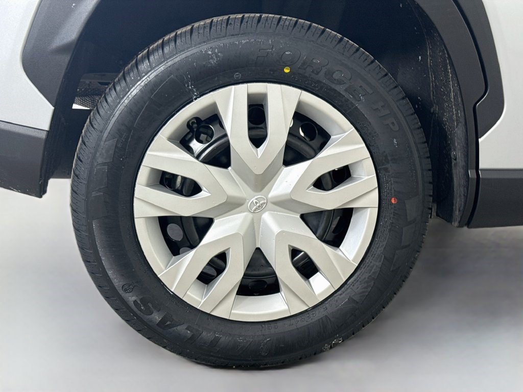 Used 2025 Toyota Corolla Cross L FWD image 31