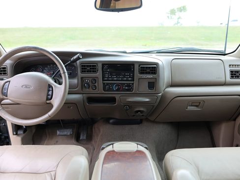 Used 2000 Ford Excursion Limited image 32