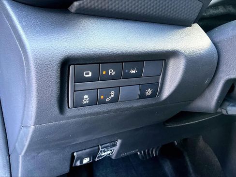 Used 2024 Nissan Kicks S image 33