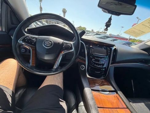 Used 2015 Cadillac Escalade ESV Luxury RWD image 6
