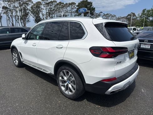 Used 2025 BMW X5 xDrive50e AWD/4WD image 3