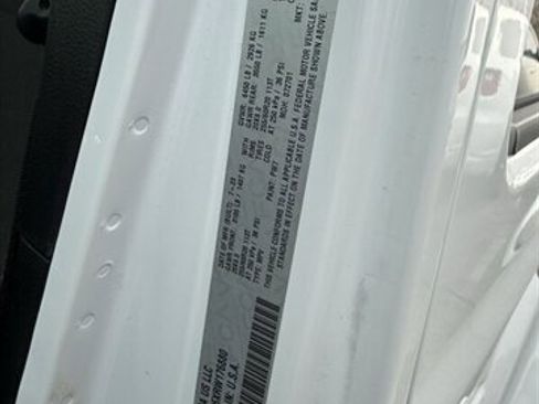 Used 2024 Jeep Wrangler Unlimited Sahara image 12