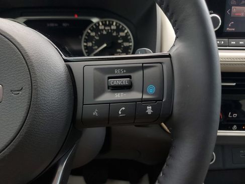 Used 2021 Nissan Rogue SV w/ Premium Package FWD image 23