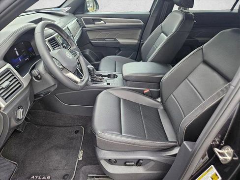 Used 2022 Volkswagen Atlas Cross Sport SE image 15
