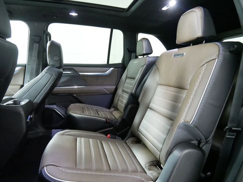 New 2026 GMC Acadia Denali Ultimate w/ LPO, Floor Liner Package image 15