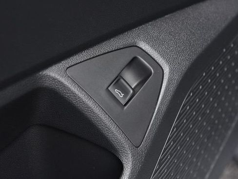 New 2026 Volkswagen Jetta SEL FWD image 9