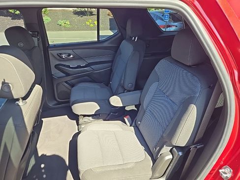 Used 2023 Chevrolet Traverse LT FWD image 40