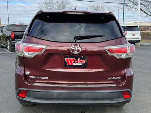 Used 2016 Toyota Highlander XLE image 19
