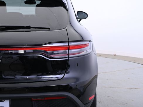 Used 2025 Porsche Macan image 14