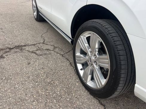 Certified 2022 Ford Expedition Platinum image 29