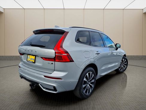 Used 2024 Volvo XC60 B5 Plus image 23