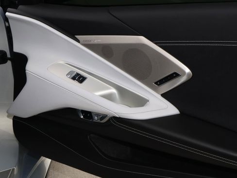 Used 2021 Chevrolet Corvette Stingray Preferred Cpe w/ Z51 Performance Package image 19