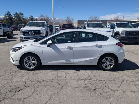 Used 2017 Chevrolet Cruze LT FWD image 9
