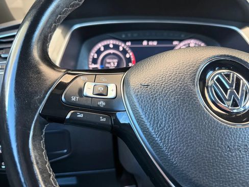 Used 2019 Volkswagen Tiguan SEL R-Line AWD/4WD image 28