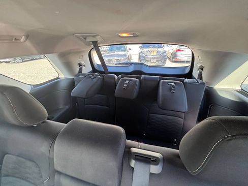Used 2025 Nissan Pathfinder SV AWD/4WD image 31