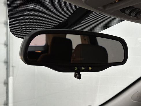 Used 2017 Chevrolet Traverse LT w/ Style and Technology Package FWD image 32