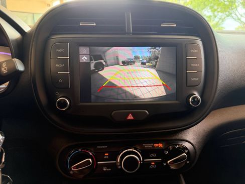Used 2025 Kia Soul LX w/ LX Technology Package FWD image 14