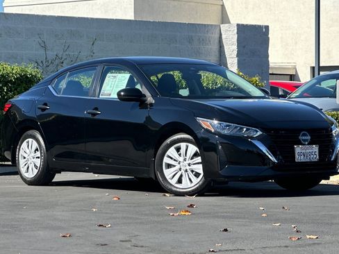 Used 2025 Nissan Sentra S image 2